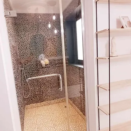 Happy Hive Homestay *