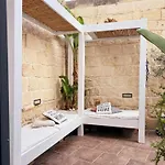 Homestay Happy Hive Zejtun
