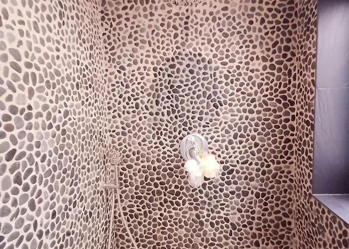 Happy Hive * Żejtun