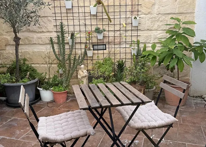 Happy Hive * Żejtun